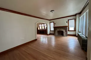 6221 W Thurston Ct, Milwaukee, WI 53218 - Photo 2