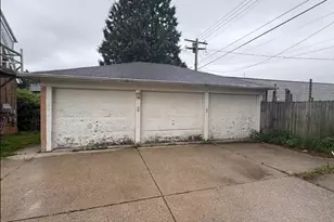6221 W Thurston Ct, Milwaukee, WI 53218 - Photo 34