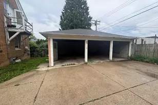 6221 W Thurston Ct, Milwaukee, WI 53218 - Photo 32