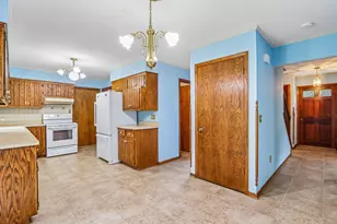 1797 Cypress Dr, Grafton, WI 53024 - Photo 8