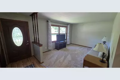 N50W14473  Fairmount Ave, Menomonee Falls, WI 53051 - Photo 2