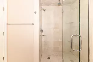 1920 N Farwell Ave, Milwaukee, WI 53202 - Photo 24