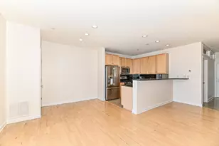 1920 N Farwell Ave, Milwaukee, WI 53202 - Photo 8