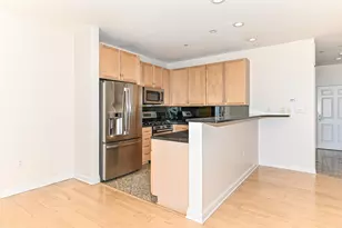 1920 N Farwell Ave, Milwaukee, WI 53202 - Photo 10