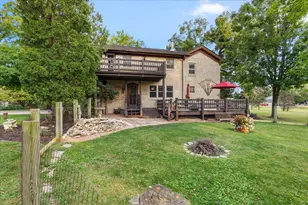 802 S Teut Rd, Burlington, WI 53105 - Photo 6