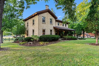 802 S Teut Rd, Burlington, WI 53105 - Photo 4