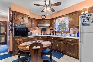 802 S Teut Rd, Burlington, WI 53105 - Photo 10