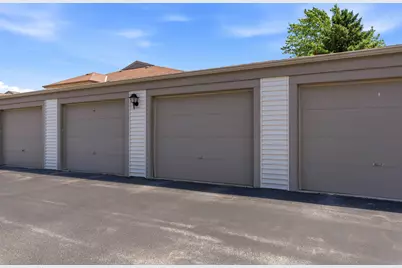 W177N9776  Riversbend Cir, Germantown, WI 53022 - Photo 16