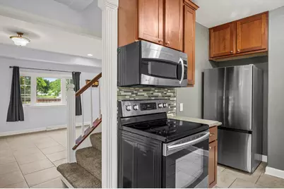 3684 S 33rd St, Greenfield, WI 53221 - Photo 10