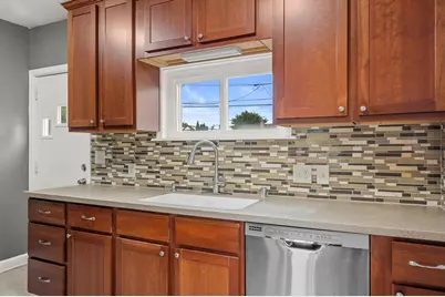 3684 S 33rd St, Greenfield, WI 53221 - Photo 8