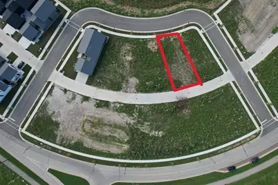 9437 S Cypress Pl, Oak Creek, WI 53154 - Photo 2