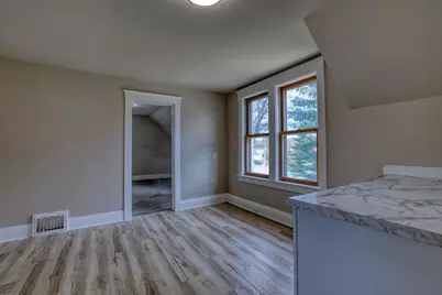 2316 S 84th St, West Allis, WI 53227 - Photo 6