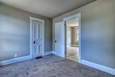 2316 S 84th St, West Allis, WI 53227 - Photo 8