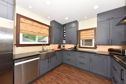 2876 N Grant Blvd, Milwaukee, WI 53210 - Photo 14