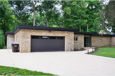 13815 W Robin Trl, New Berlin, WI 53151 - Photo 2