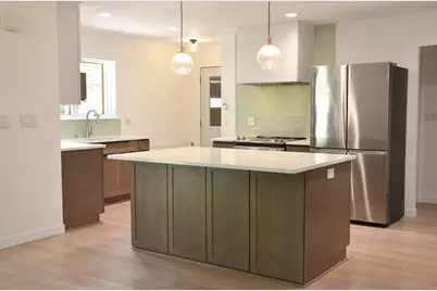 13815 W Robin Trl, New Berlin, WI 53151 - Photo 10