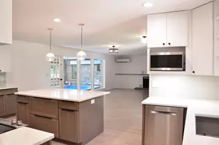 13815 W Robin Trail, New Berlin, WI 53151 - Photo 6