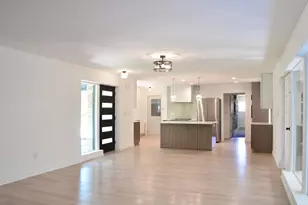 13815 W Robin Trail, New Berlin, WI 53151 - Photo 4