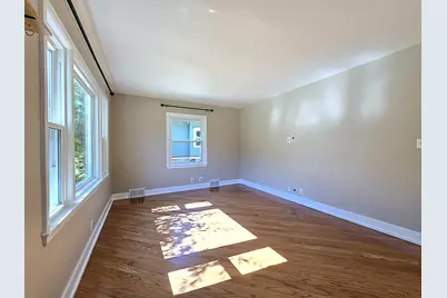 1957 S 82nd St, West Allis, WI 53219 - Photo 10