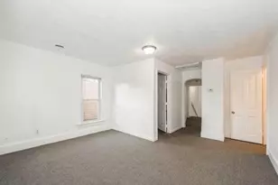 922 Racine St, Racine, WI 53403 - Photo 8