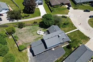 8 Steeplechase Dr, Racine, WI 53402 - Photo 52