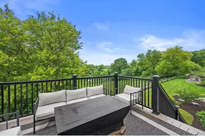 S54W25488  Pebble Brook Ct, Waukesha, WI 53189 - Photo 8