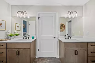 S54W25488 Pebble Brk Ct, Waukesha, WI 53189 - Photo 34