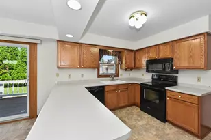 2920 Wildrose Way, Racine, WI 53402 - Photo 14