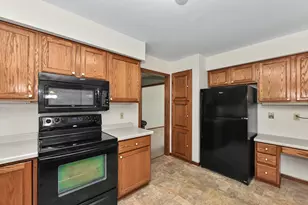2920 Wildrose Way, Racine, WI 53402 - Photo 16