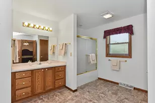 2920 Wildrose Way, Racine, WI 53402 - Photo 22