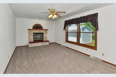 2920  Wildrose Way, Racine, WI 53402 - Photo 18