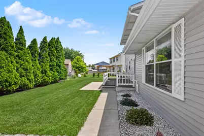 2920  Wildrose Way, Racine, WI 53402 - Photo 38