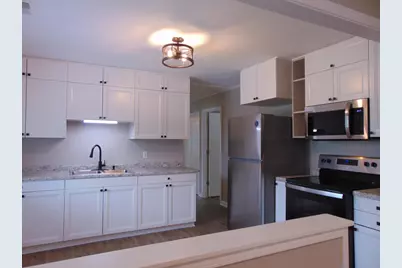 517  Maple St, Mukwonago, WI 53149 - Photo 2