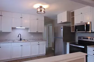 517 Maple St, Mukwonago, WI 53149 - Photo 2