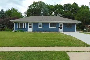 517 Maple St, Mukwonago, WI 53149 - Photo 1