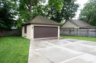 7023 Grand Pkwy, Wauwatosa, WI 53213 - Photo 38