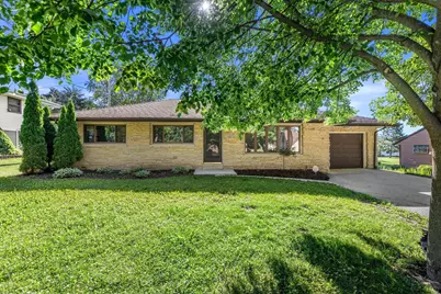 W238N6498  Elmwood Ave, Sussex, WI 53089 - Photo 2