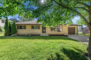 W238N6498 Elmwood Ave, Sussex, WI 53089 - Photo 2