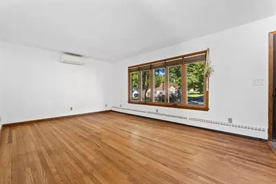 W238N6498  Elmwood Ave, Sussex, WI 53089 - Photo 4