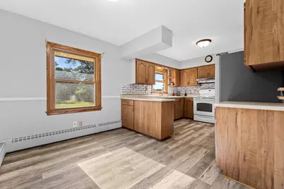 W238N6498  Elmwood Ave, Sussex, WI 53089 - Photo 8