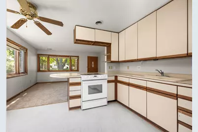 1530 E Morgan Ave, Milwaukee, WI 53207 - Photo 8