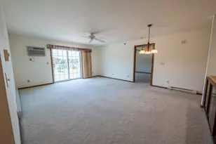 715 Canterberry Ct, West Bend, WI 53090 - Photo 4