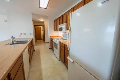 715  Canterberry Ct #209, West Bend, WI 53090 - Photo 12