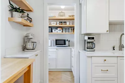4834 W Wisconsin Ave, Milwaukee, WI 53208 - Photo 18
