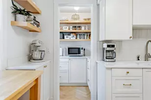 4834 W Wisconsin Ave, Milwaukee, WI 53208 - Photo 18