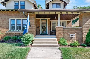 4834 W Wisconsin Ave, Milwaukee, WI 53208 - Photo 2