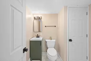 12516 W Meadow Ln, New Berlin, WI 53151 - Photo 24