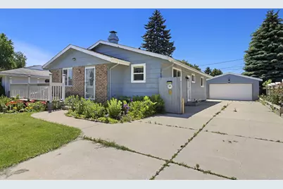6924  Whitewater St, Racine, WI 53402 - Photo 2
