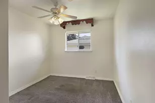 6924 Whitewater St, Racine, WI 53402 - Photo 10