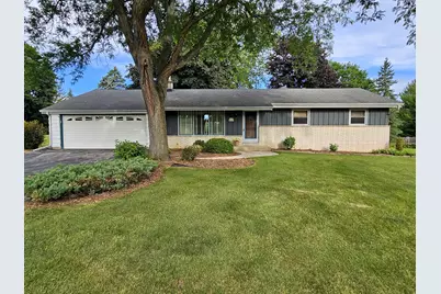 W225N8303  Longview Dr, Lisbon, WI 53089 - Photo 1